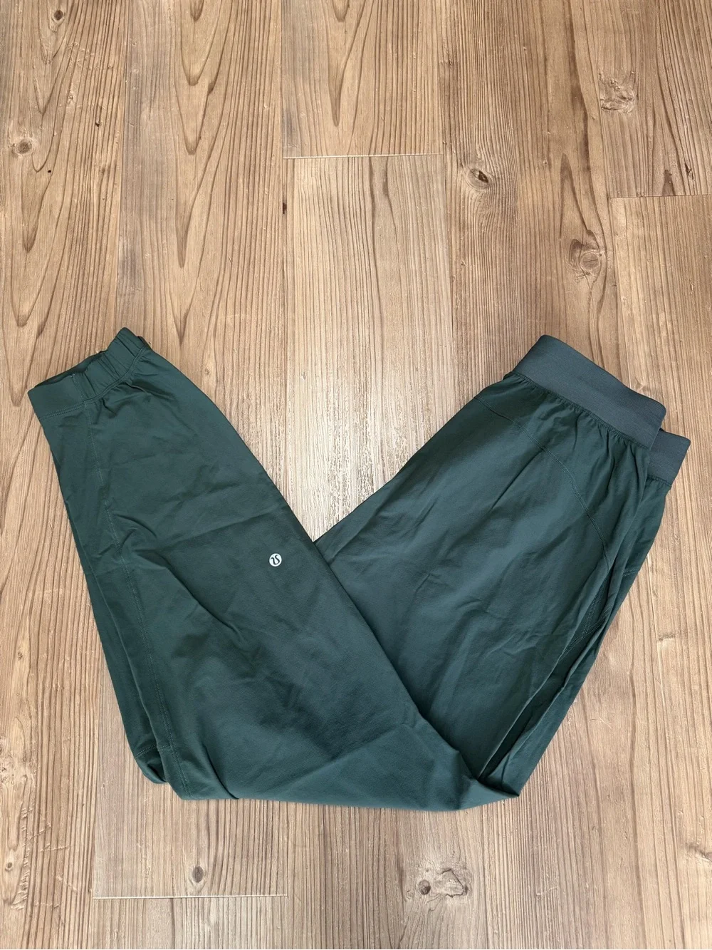 Lululemon license to train joggers